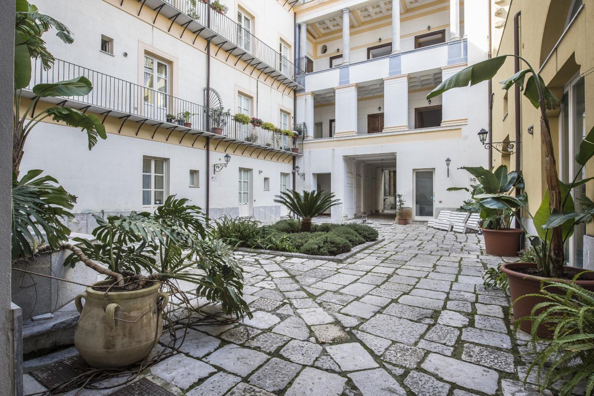 Palazzo Castrofilippo Apartment By Wonderful Italy 巴勒莫 外观 照片