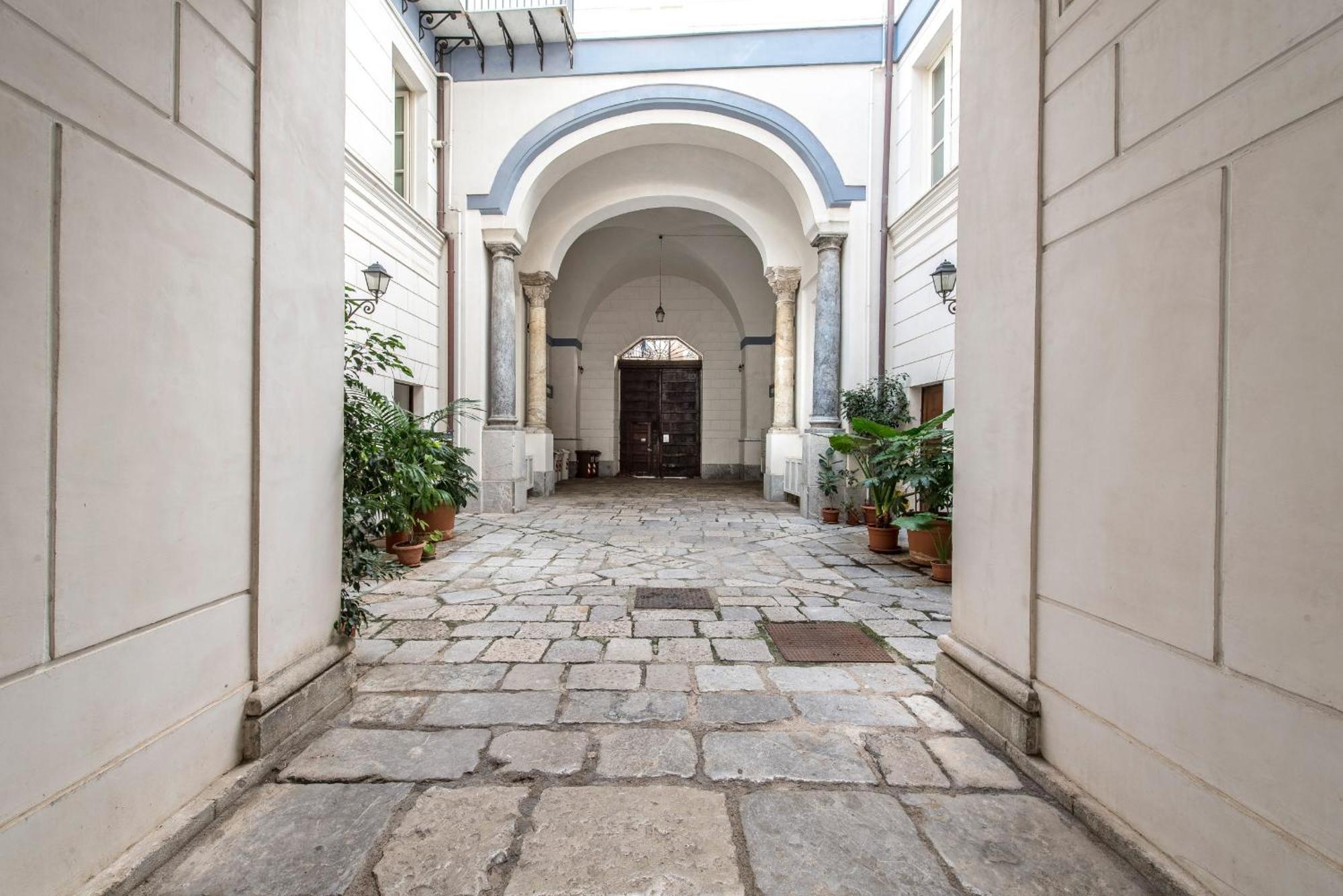 Palazzo Castrofilippo Apartment By Wonderful Italy 巴勒莫 外观 照片